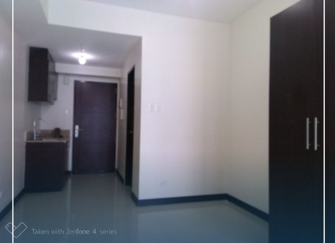 Axis Residences Condo for rent lease 1 1