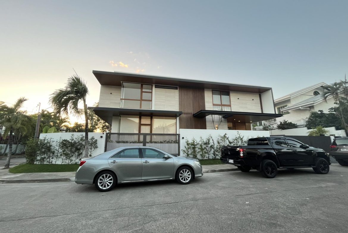 Alabang House for Sale at Ayala Alabang Village AAV Modern Tropical Corner Lot (8)